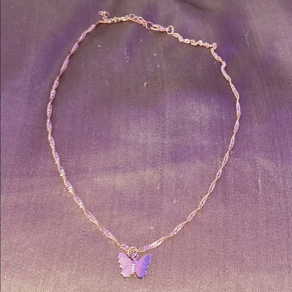 Jewelry - Gold butterfly choker